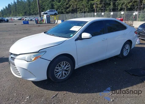 2016 Toyota Camry Le z USA, uszkodzony, nr VIN 4T1BF1FK9GU256643